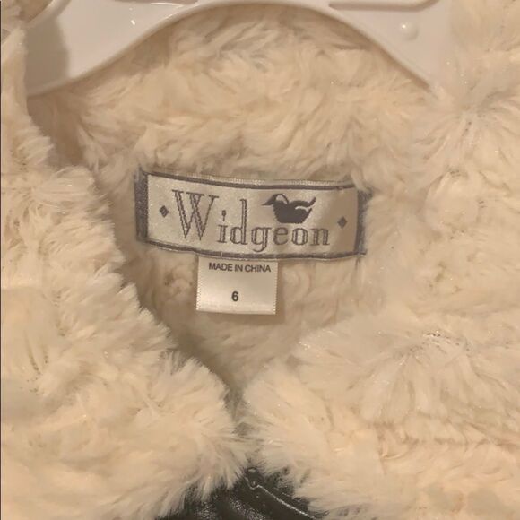 🎉final deal  🎉Black faux fur jacket - Picture 4 of 10